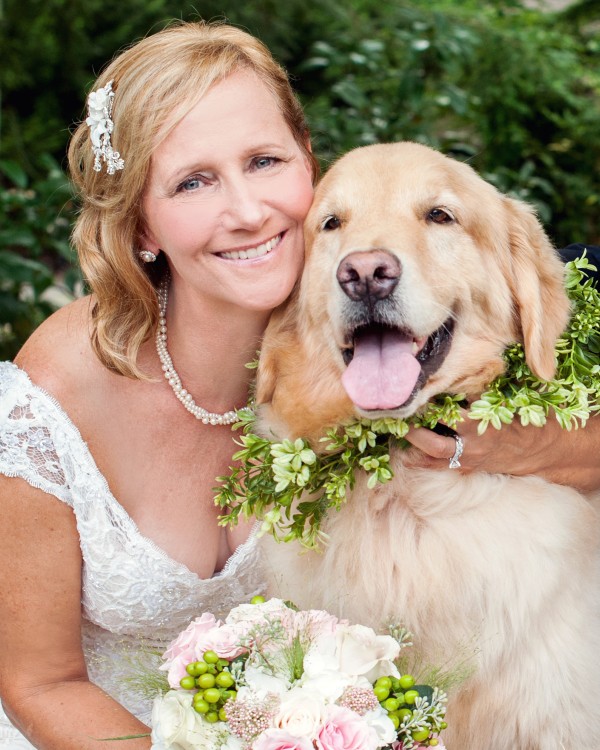 © Cariad Photography/Laura Parente | Daily Dog Tag | Bride-and-her-dog