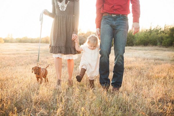 © Fife Photography | Family-portraits-puppy, field, on-location family-pet photography, Oklahoma portraits
